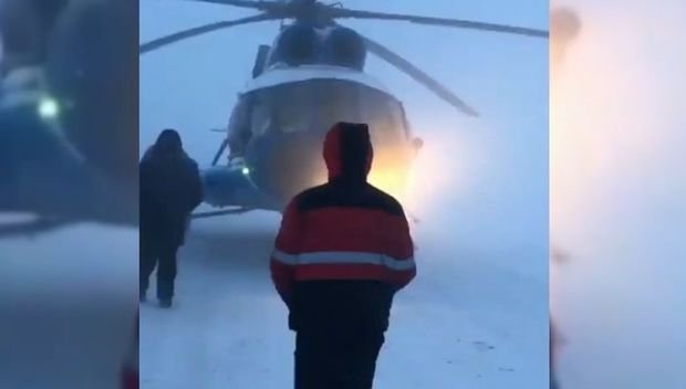 Pilotdan gözlənilməz qərar: Helikopter avtomobil yoluna eniş etdi - VİDEO