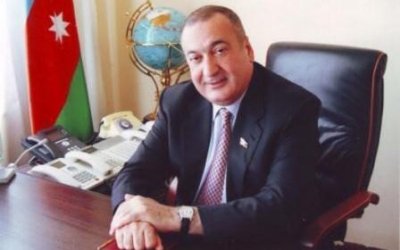 Eldar Quliyevin “seçki texnologiyaları” - Komandasından eks-deputata “ayı xidməti”