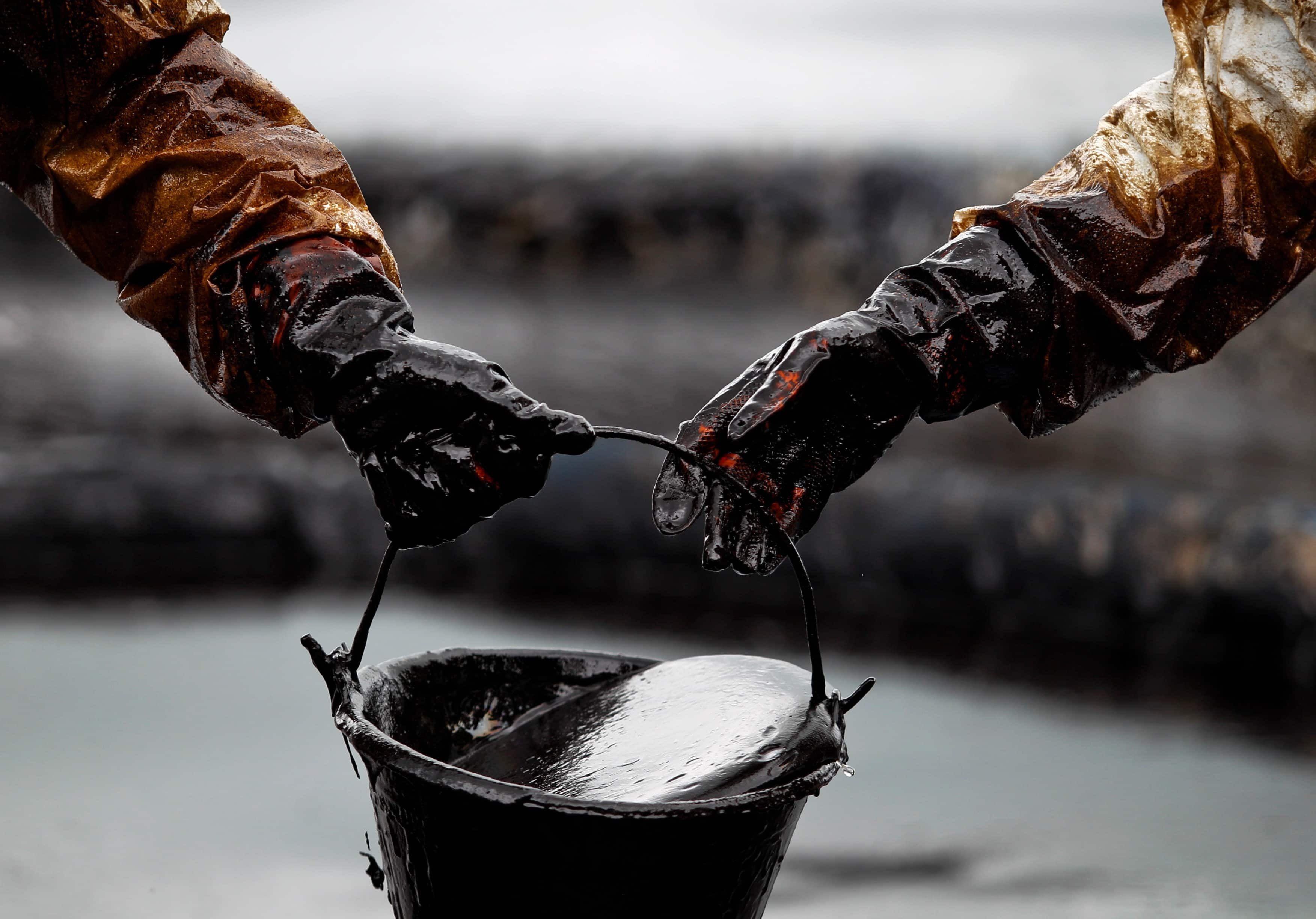 ABŞ neftinin qiyməti mənfiyə düşüb
