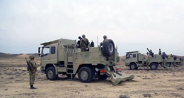 Azərbaycan Ordusunun minaatan batareyaları döyüş atışları icra edir - VİDEO