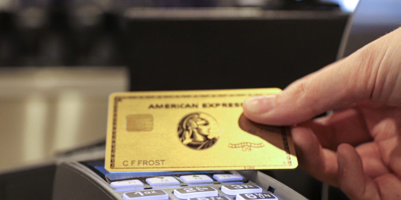 "American Express": Pandemiya kredit kartı emitentlərinə ciddi çətinliklər yaradıb