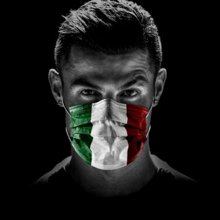 Ronaldo fərqli maska taxıb çağırış etdi – Şəkillər