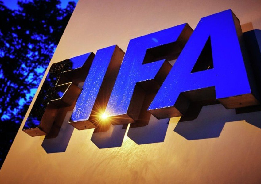 FIFA millimizin futbolçuları üçün müvəqqəti qaydalar tətbiq edəcək