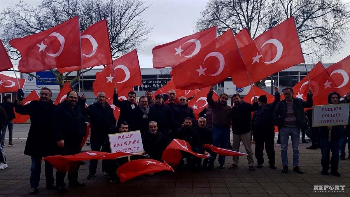 Almaniyada Türkiyə vətəndaşının öldürülməsinə etiraz olaraq aksiya keçirilib