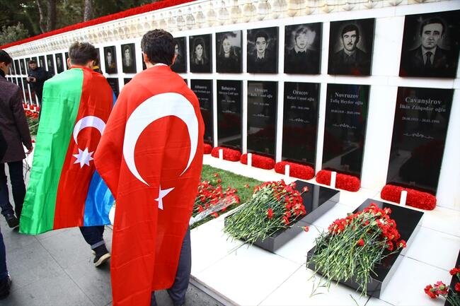 CNN TURK.Azərbaycanda 'Qanlı Yanvar' qurbanlarının xatirəsi anıldı