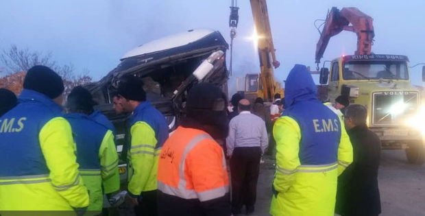 İranda daha bir avtobus aşıb: Üç ölü, 26 yaralı - FOTO