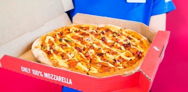 Pizza kuryeri 70-dən çox ailəni koronavirusa yoluxdura bilər