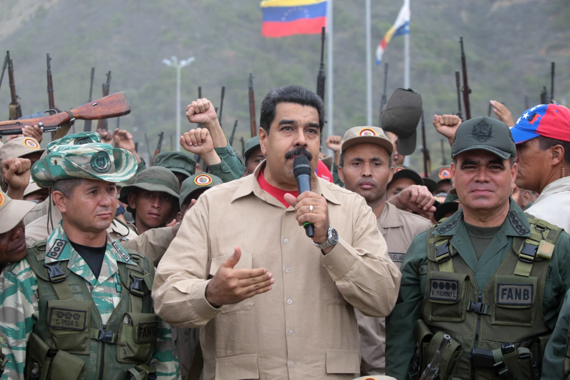 Venesuelada çevriliş etməyə çalışan daha 3 muzdlu saxlanıldı