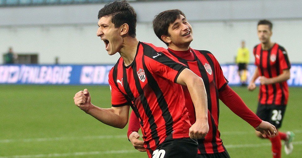 Azərbaycanlı futbolçunun komandası Premyer Liqaya yüksəldi