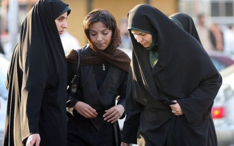 İran Rejimi Qadınlara yenə Zülm Edir!