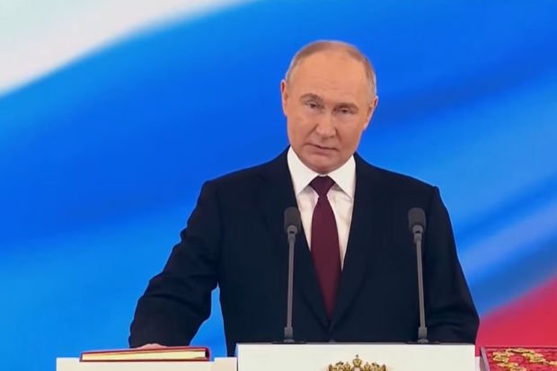 Vladimir Putin Rusiya prezidenti vəzifəsinin icrasına başladı -